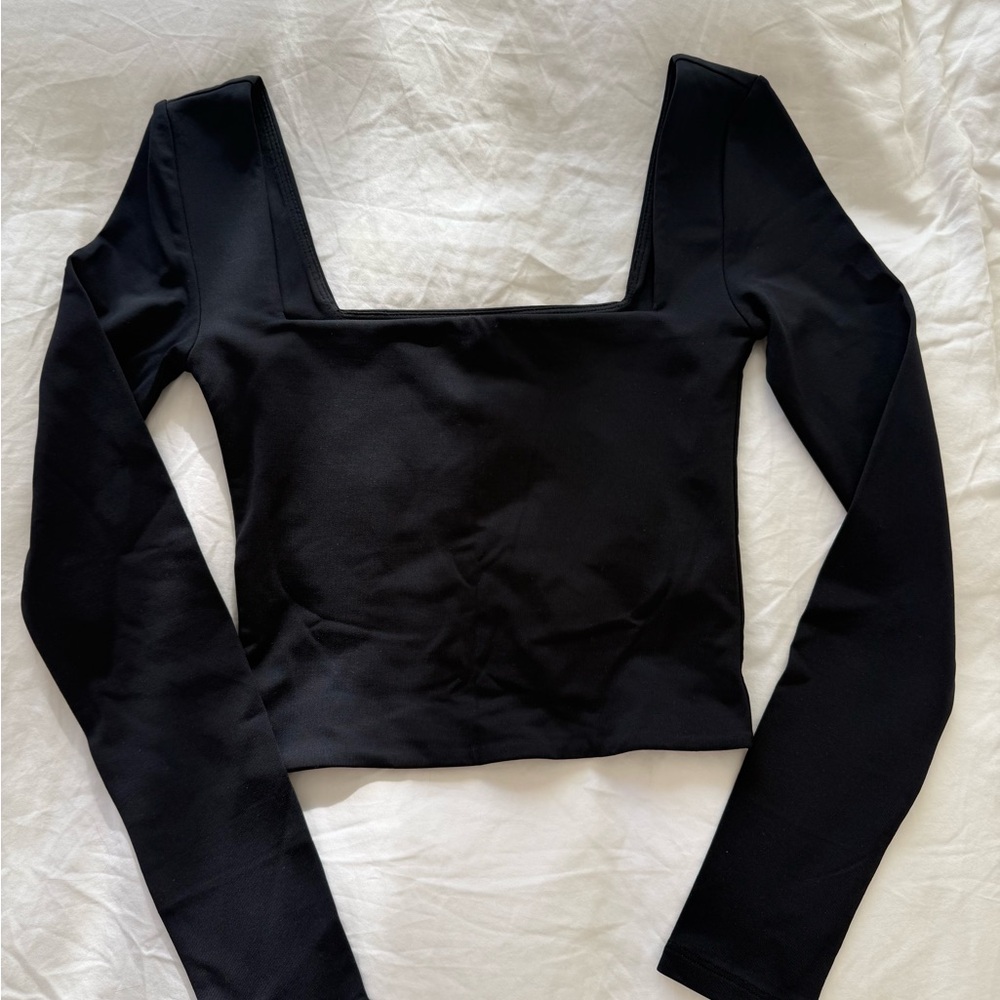 Aritzia Babaton Contour Squareneck Long Sleeve Top